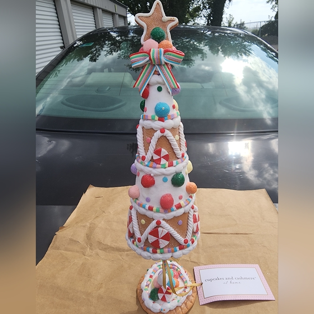 NWT GINGERBREAD / CANDY CHRISTMAS FESTIVE TREE/ CUPCAKE& CASHMERE💚❤️🎄✨️